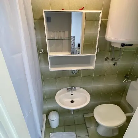 Guest house Apartmani Zorica 3*