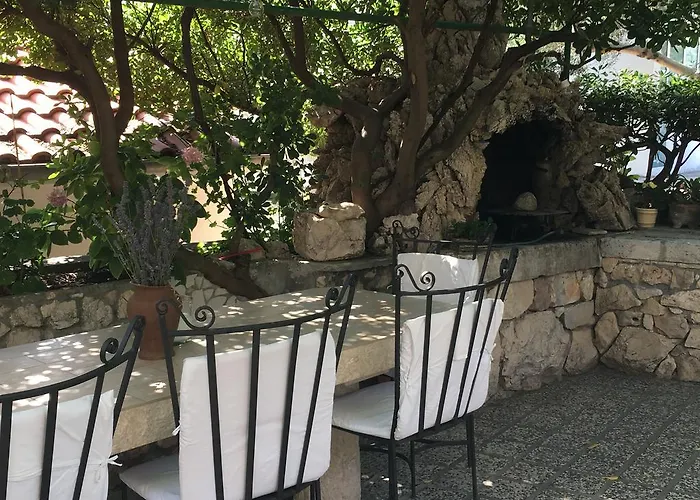 Gostinjska kuća Apartmani Zorica Rab Town